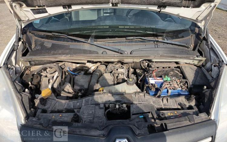 RENAULT KANGOO MAXI 1.5 DCI 110 GRAND-VOLUME CONFORT – DIESEL – 161933 KMS – ANNEE 2018 BLANC FB-920-YD