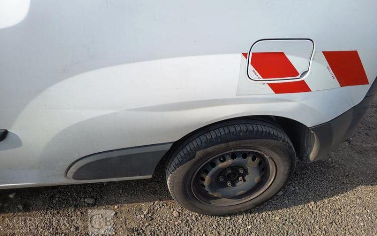 RENAULT KANGOO MAXI 1.5 DCI 110 GRAND-VOLUME CONFORT – DIESEL – 161933 KMS – ANNEE 2018 BLANC FB-920-YD