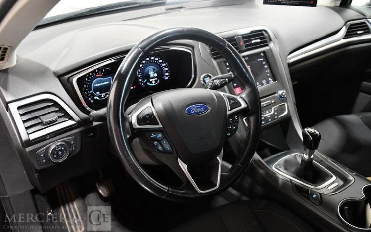 FORD MONDEO NOIR FC-401-GQ