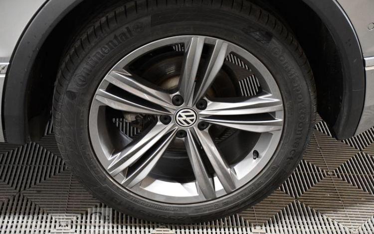 VOLKSWAGEN TIGUAN 2.0 TDI 150ch BLUEMOTION CARAT EXCLUSIVE DSG GRIS FC-821-PT