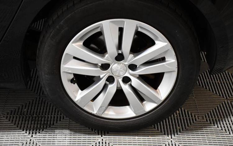 PEUGEOT 308    1,5 HDI 130 EAT ACTIVE BUSINESS NOIR FC-890-AG