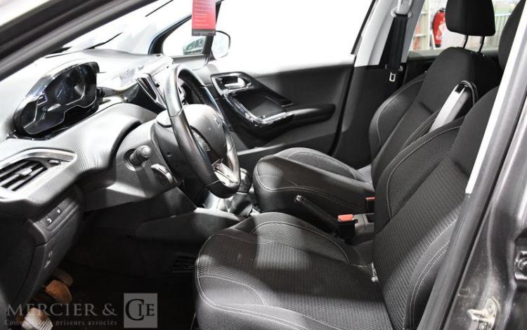 PEUGEOT 208 1,2 PURE TECH GRIS FD-829-KG