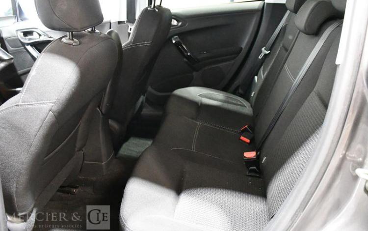 PEUGEOT 208 1,2 PURE TECH GRIS FD-829-KG