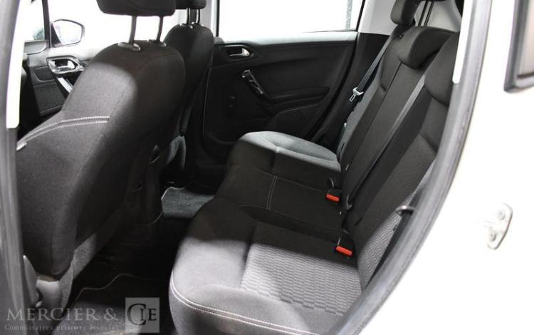 PEUGEOT 208 1.5 BLUEHDI 100ch ALLURE BLANC FE-447-FK