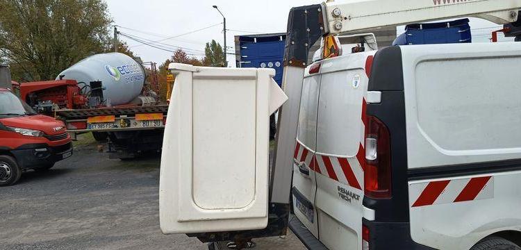 RENAULT TRAFIC 1,6 DCI 16V ENERGY DIESEL AVEC NACELLE KLUBB K21 – 9 M – 1201 HEURES BLANC FG-256-YR