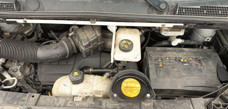 RENAULT TRAFIC 1,6 DCI 16V ENERGY DIESEL AVEC NACELLE KLUBB K21 – 9 M – 1201 HEURES BLANC FG-256-YR