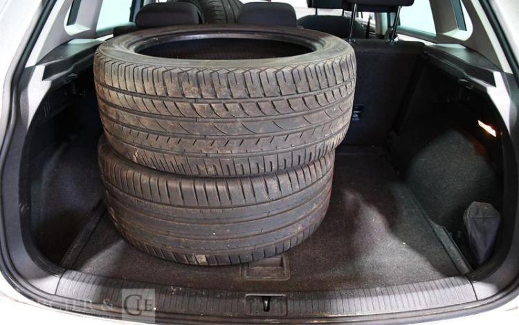 VOLKSWAGEN TIGUAN 2,0 TDI 150cv CARAT R DSG GRIS FG-686-QC
