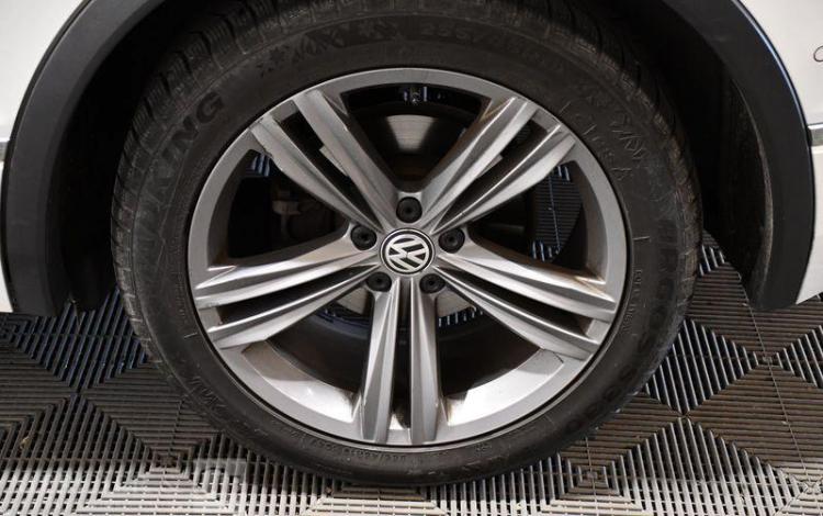 VOLKSWAGEN TIGUAN 2,0 TDI 150cv CARAT R DSG GRIS FG-686-QC