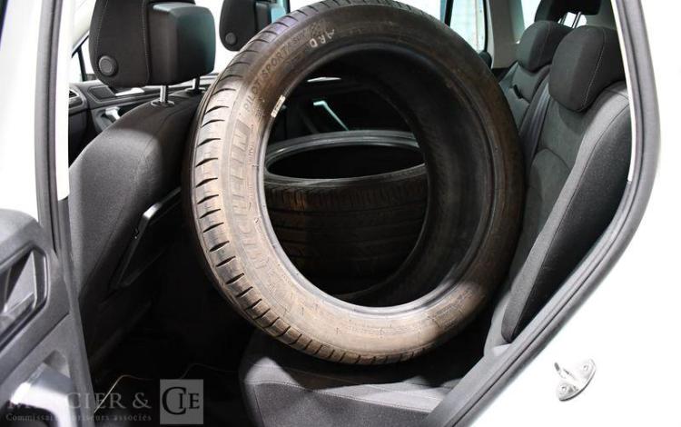 VOLKSWAGEN TIGUAN 2,0 TDI 150cv CARAT R DSG GRIS FG-686-QC