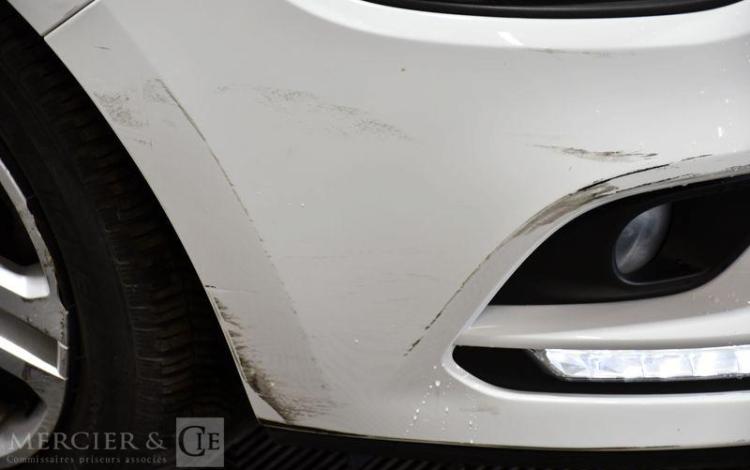 RENAULT CLIO IV SOCIETE 0.9 TCE 90ch BUSINESS REVERSIBLE BLANC FJ-281-JM