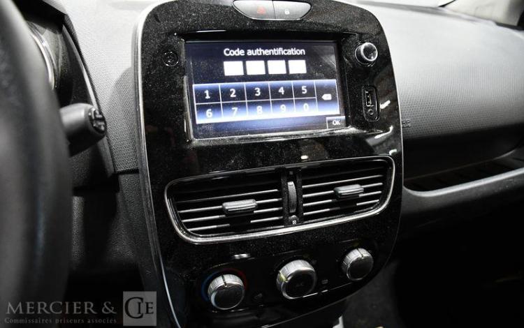 RENAULT CLIO BLEU FJ-433-RQ