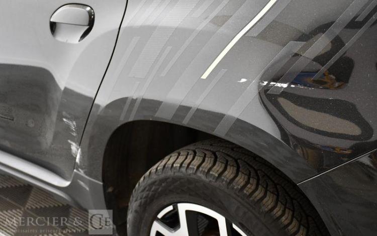 DACIA DUSTER BLACK COLLECTOR TCE 130 FAP NOIR FL-513-ZL