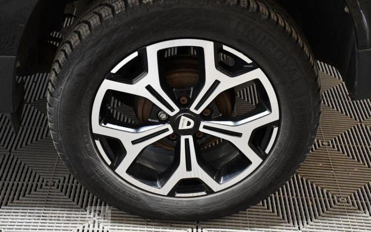 DACIA DUSTER BLACK COLLECTOR TCE 130 FAP NOIR FL-513-ZL