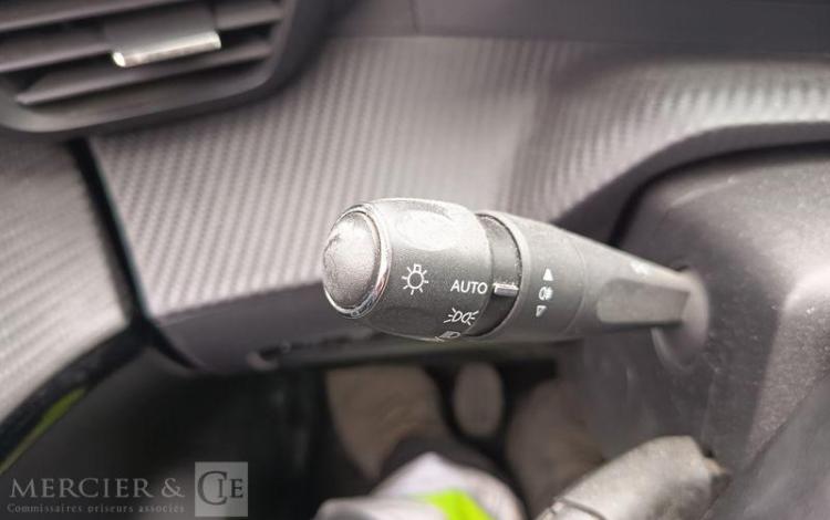 PEUGEOT 208 GRIS FL-675-TW