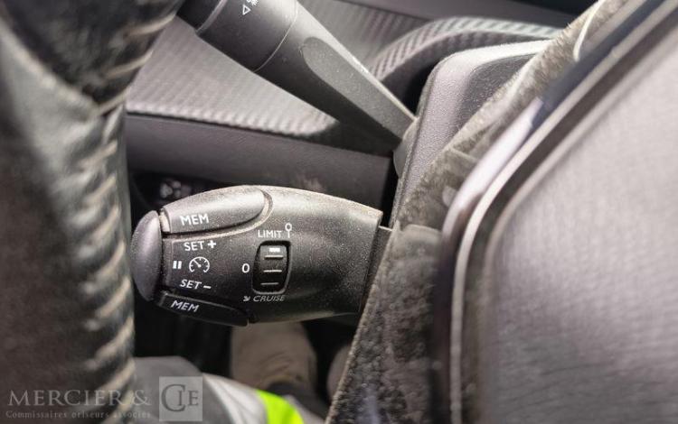 PEUGEOT 208 GRIS FL-675-TW