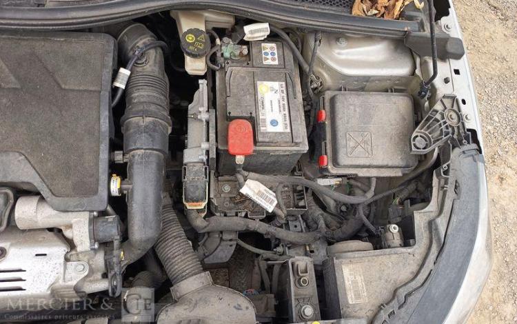 PEUGEOT 208 GRIS FL-675-TW