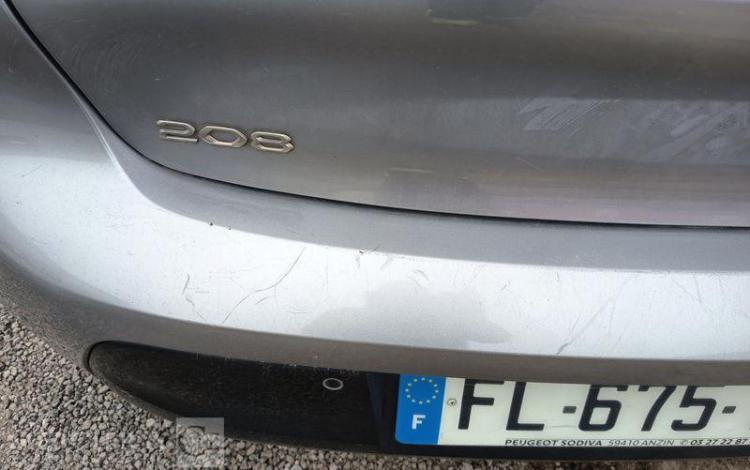 PEUGEOT 208 GRIS FL-675-TW
