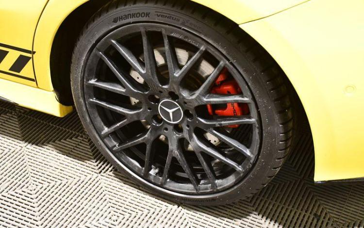 MERCEDES CLASSE A 45 S AMG  EDITION 1 JAUNE FM-004-EP