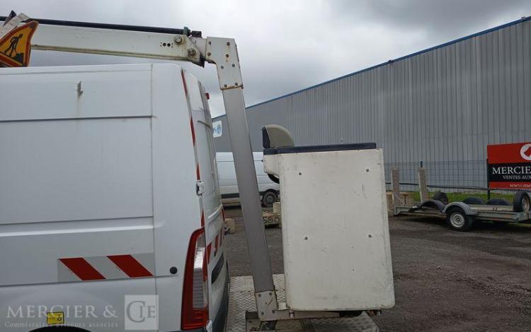 RENAULT MASTER AVEC NACELLE VERSALIFT ETL32-125 – 12 METRES – DIESEL – ANNEE 2019 BLANC FM-588-MG