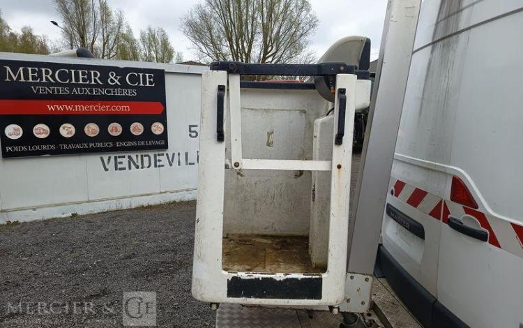 RENAULT MASTER AVEC NACELLE VERSALIFT ETL32-125 – 12 METRES – DIESEL – ANNEE 2019 BLANC FM-588-MG