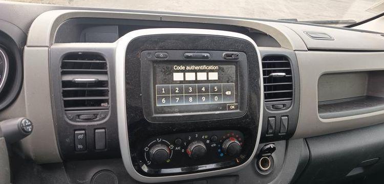 RENAULT TRAFIC 1,6DCI 120CV AVEC NACELLE KLUBB/K21 – 9M – 1138 HEURES BLANC FN-131-ML