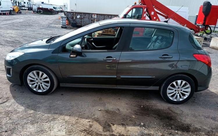 PEUGEOT 308  FN-627-HK