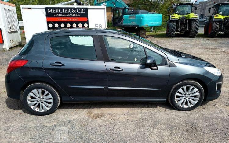 PEUGEOT 308  FN-627-HK