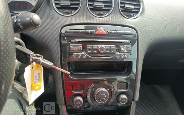 PEUGEOT 308  FN-627-HK