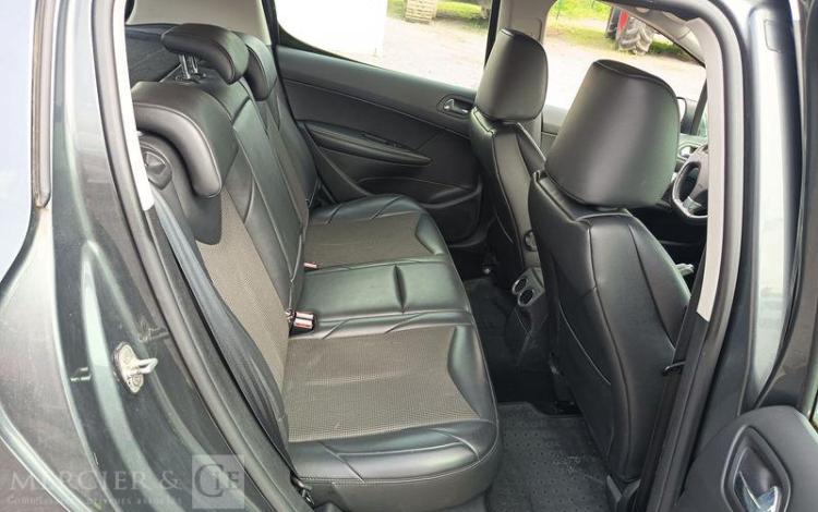 PEUGEOT 308  FN-627-HK