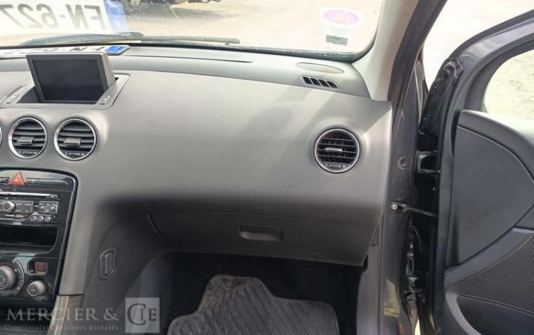 PEUGEOT 308  FN-627-HK