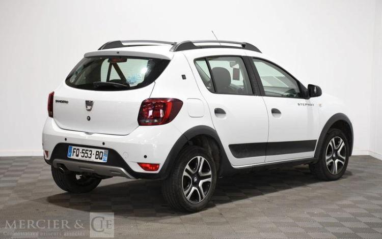 DACIA SANDERO BLUE DCI 95 BLANC FQ-553-BQ