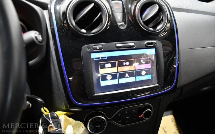 DACIA SANDERO BLUE DCI 95 BLANC FQ-553-BQ