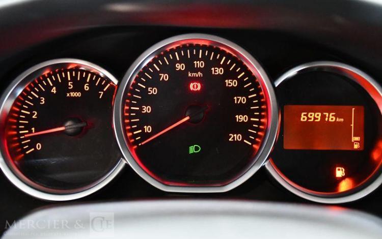 DACIA SANDERO BLUE DCI 95 BLANC FQ-553-BQ