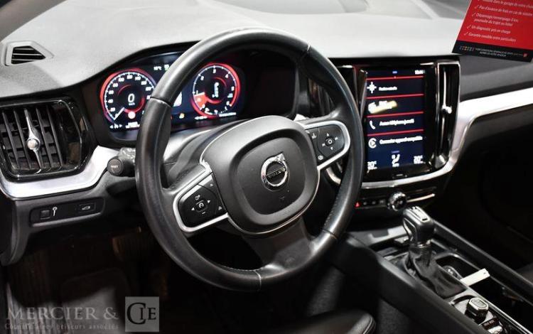 VOLVO V60 2,0 D3 150 BUSINESS EXECUTIVE GEARTRONIC BAV GRIS FQ-989-PL