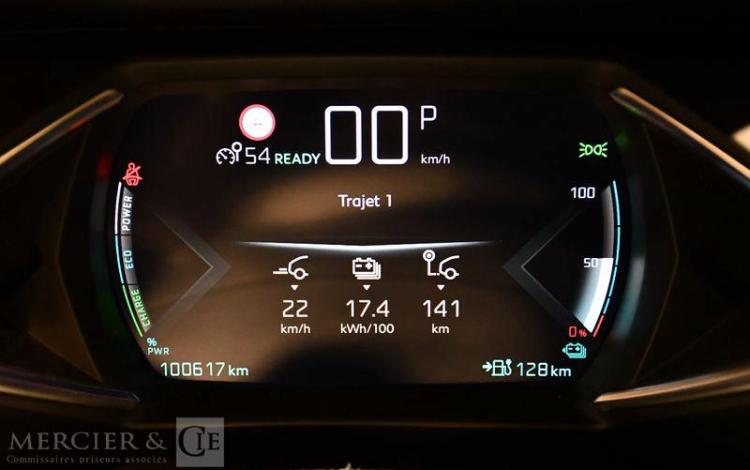 DS DS3 CROSSBACK E-TENSE 135 77PPM 50kwh PERFORMANCE LINE BVA NOIR FR-233-EM