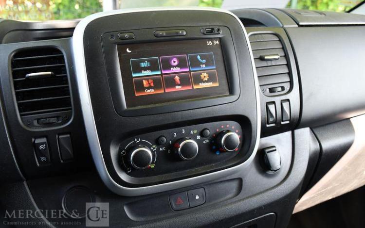 RENAULT TRAFIC GCF L2H1 1300 DCI 120 BLANC FW-186-LY