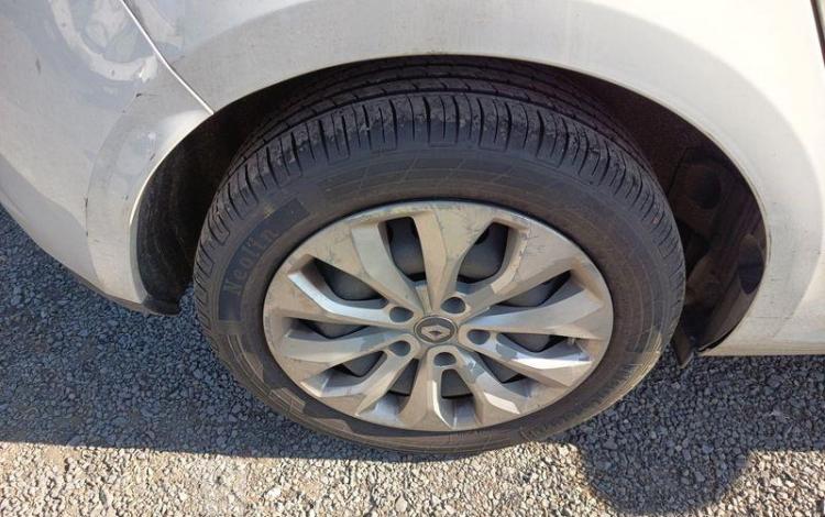 RENAULT MEGANE STE AIR NAV BLUE DCI 115 BLANC FW-436-ZB