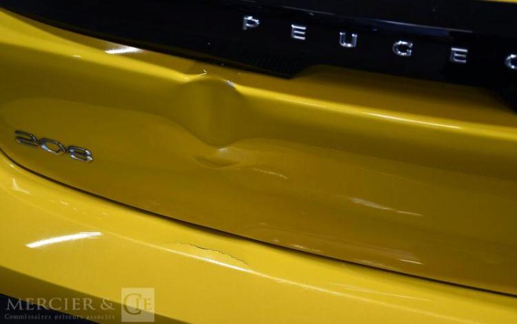 PEUGEOT 208 1,2 PURE TECH 100CH S&S JAUNE FW-876-PA