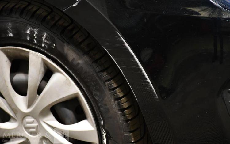 SUZUKI SWIFT 1,2 DUALJET SHVS 85 PRIVILEGE NOIR FY-438-HD