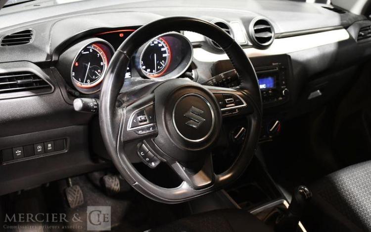 SUZUKI SWIFT 1,2 DUALJET SHVS 85 PRIVILEGE NOIR FY-438-HD