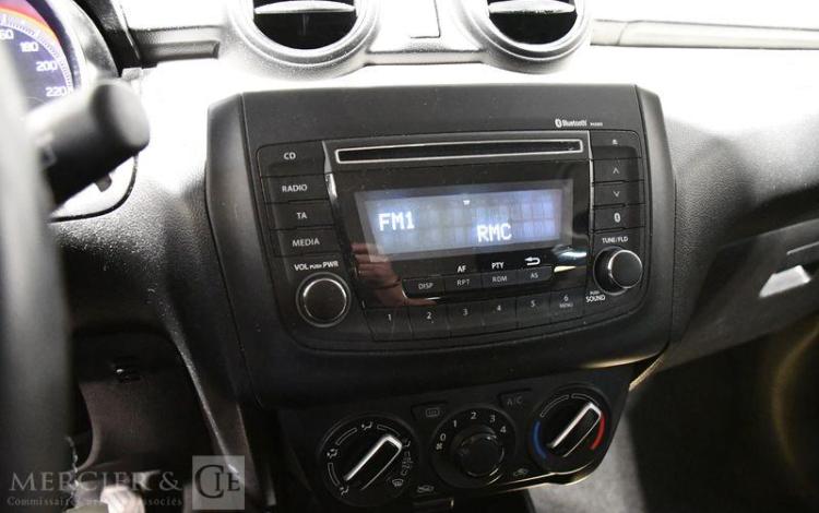 SUZUKI SWIFT 1,2 DUALJET SHVS 85 PRIVILEGE NOIR FY-438-HD