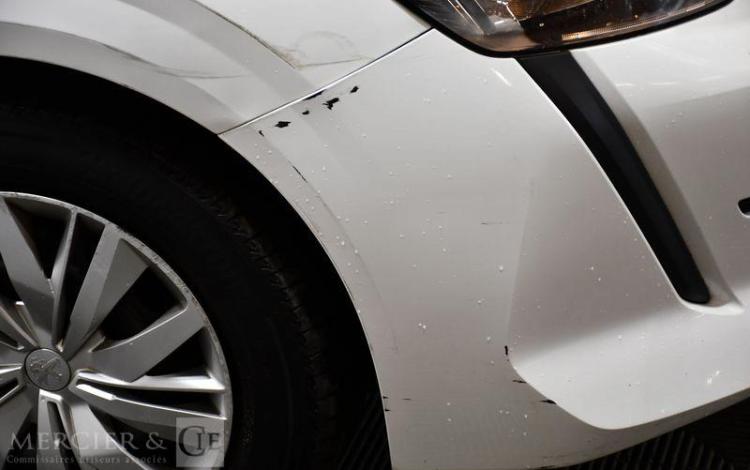 PEUGEOT 208 SOCIETE 1.5 BLUEHDI 100ch PREMIUM BLANC FY-448-AE
