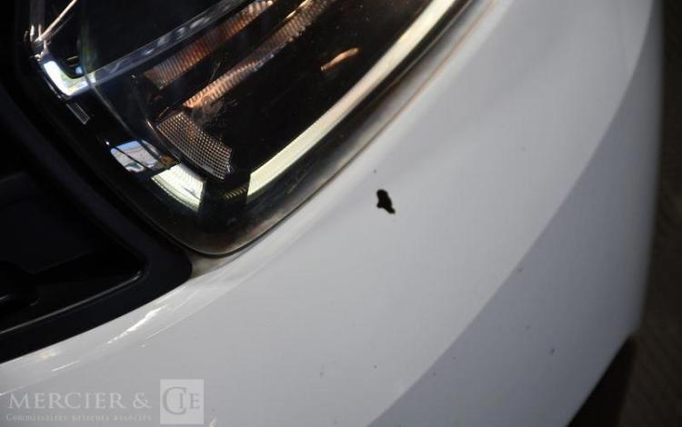 DACIA DUSTER 1.5 BLUEDCI 115ch 15 ANS BLANC FZ-959-NP