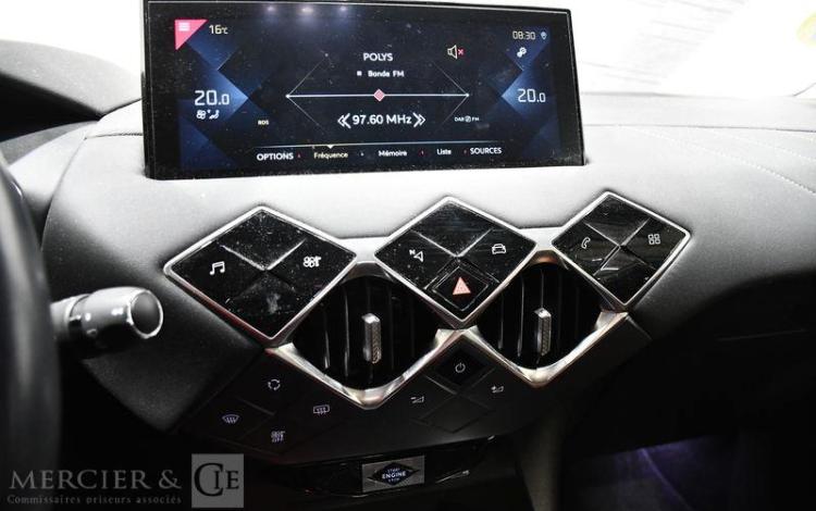 DS DS3 CROSSBACK 1.5 HDI 130ch BUSINESS EAT8 BLANC FZ-981-MY