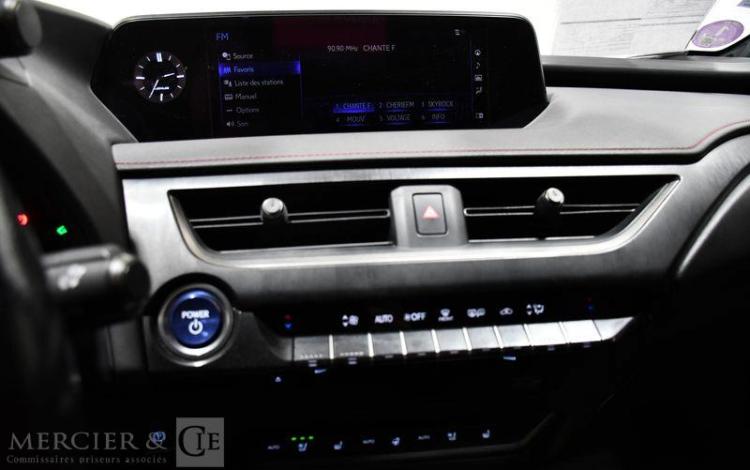 LEXUS UX 2,0 F SPORT EXECUTIVE BLANC GB-096-KM