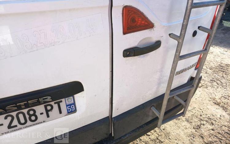 RENAULT MASTER FOURGON 2.3 DCI 135 33 L2H2 CONFORT BLANC GB-208-PT