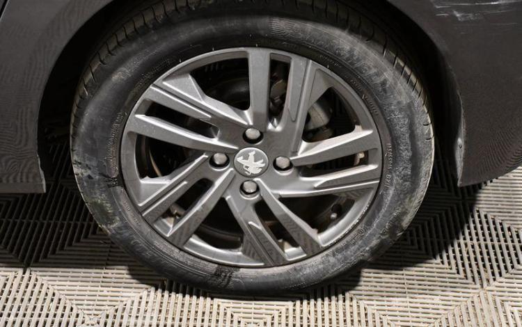 PEUGEOT 208 1.2 PURETECH 100ch STYLE EAT GRIS GB-801-PF