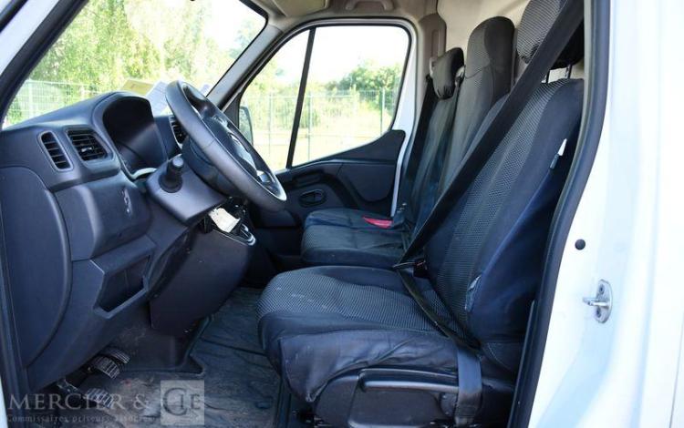 RENAULT MASTER F3300 L2H2 DCI 135 BLANC GC-852-CE