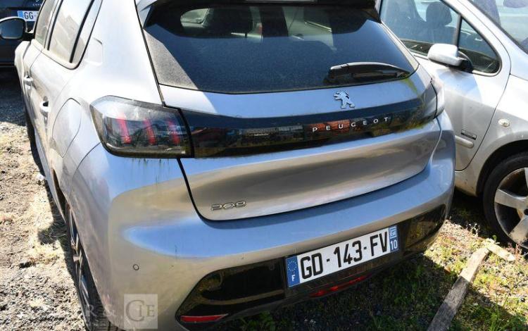 PEUGEOT 208 A,E ALLURE BLUEHDI GRIS GD-143-FV