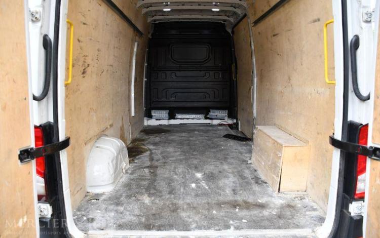 VOLKSWAGEN CRAFTER BUSINESS LINE BLANC GD-564-KZ